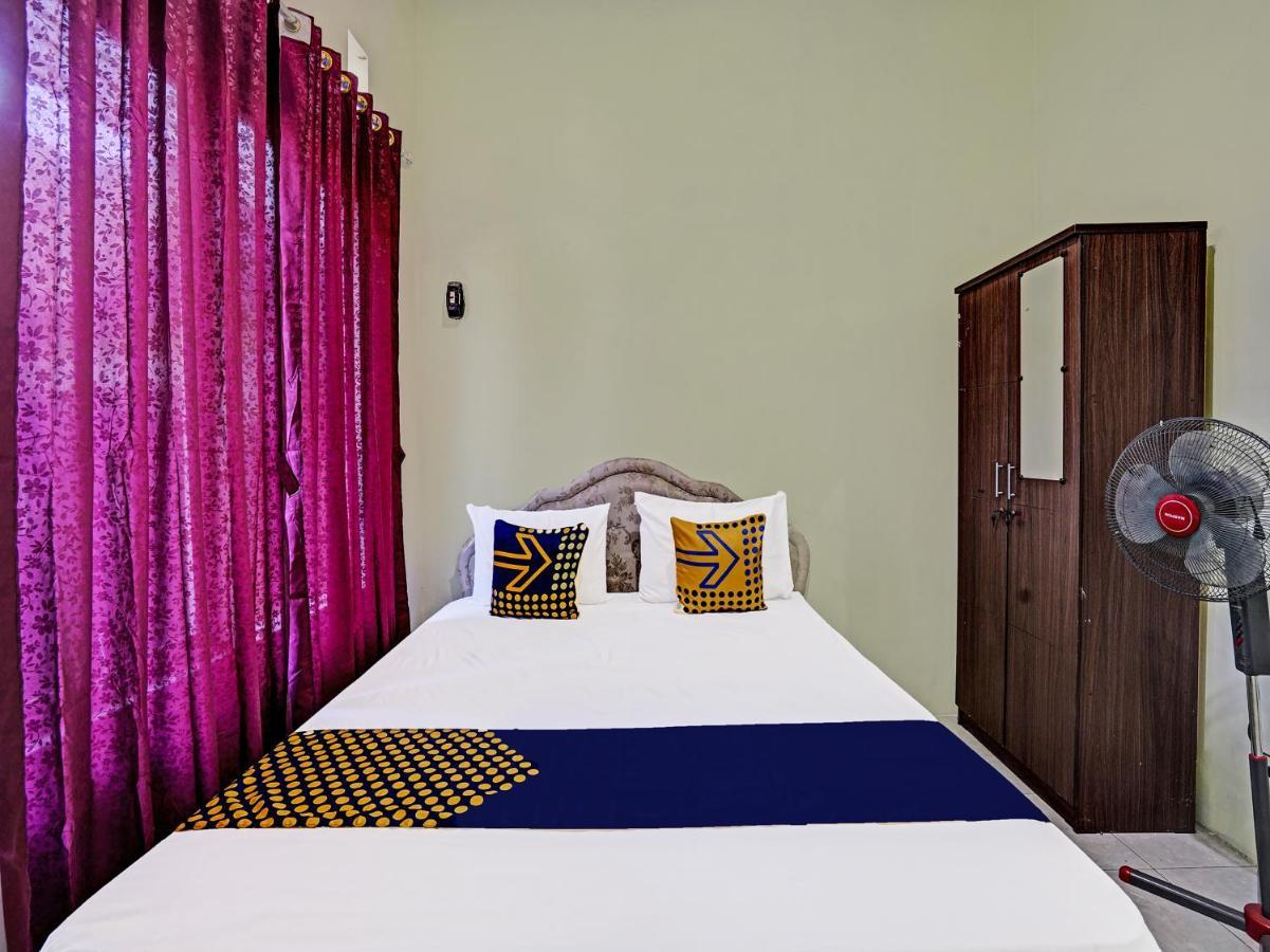 Spot On 91595 Sruni Syariah Hotell Gedangan Eksteriør bilde