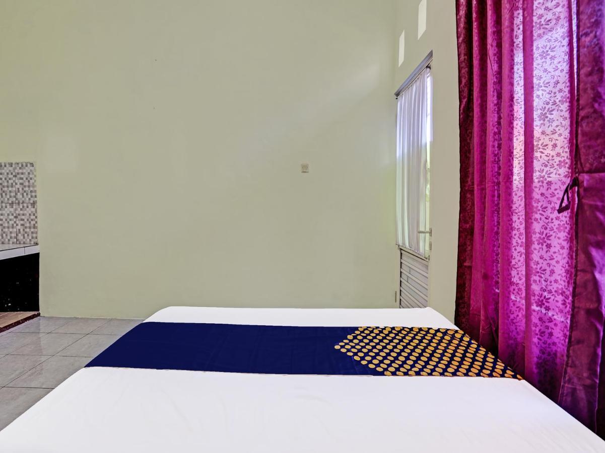 Spot On 91595 Sruni Syariah Hotell Gedangan Eksteriør bilde